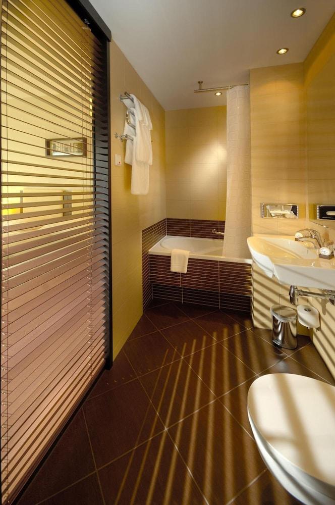 Qubus Hotel