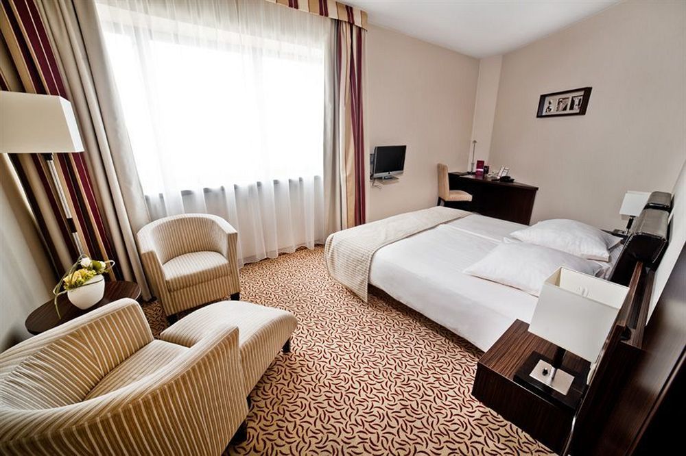 Qubus 3* Łódź